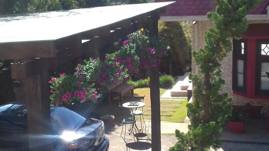Pousada Toca Dos Tucanos Campos do Jordão Exteriör bild